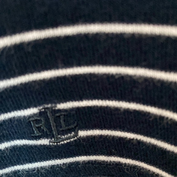 Lauren by Ralph Lauren Women’s Short Sleeve Navy&White Pinstripe Top Size Medium - Picture 5 of 6